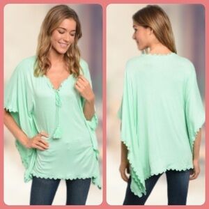 Boutique Kaftan Top Scalloped Trim Mint Size Small